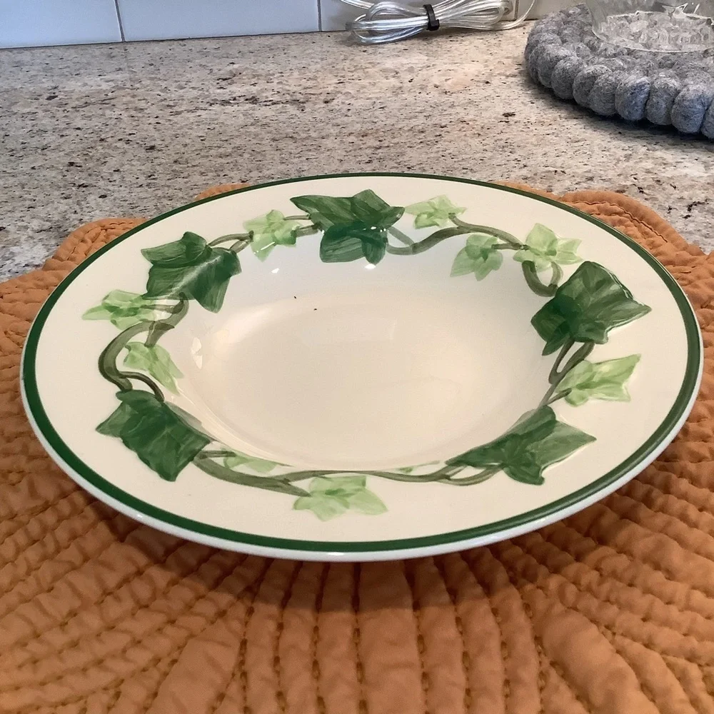 One Franciscan Ivy 8.5” Rimmed Soup Bowl USA California Earthenware
